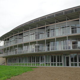 Staketengeländer, Schweizer Paraplegiker-Zentrum Nottwil Staketengeländer, Schweizer Paraplegiker-Zentrum Nottwil
