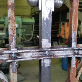 Neuer Pfosten mit Knopf Neuer Pfosten mit Knopf